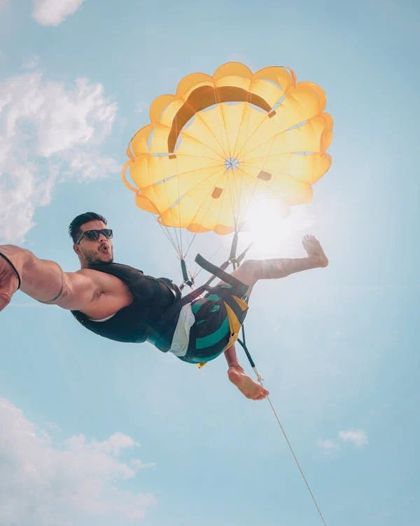 Parasailing in Dubai